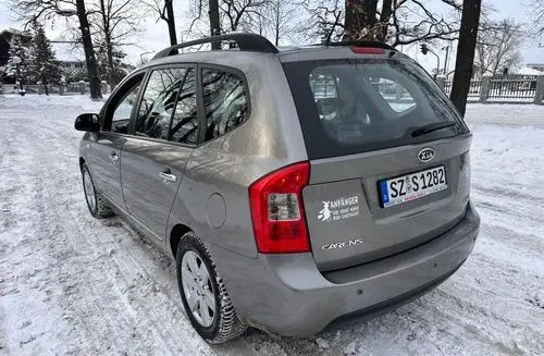 KIA Carens 