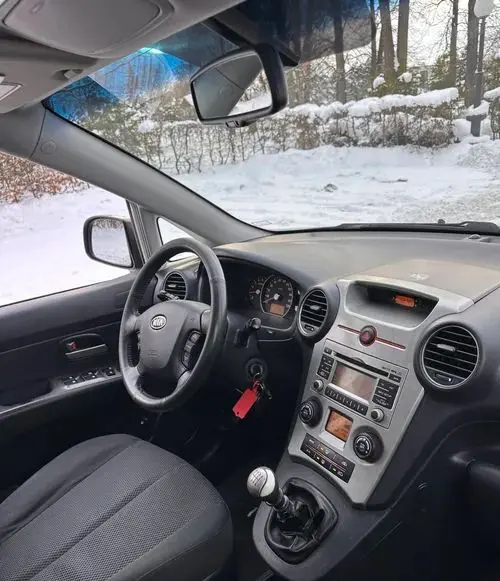 KIA Carens 