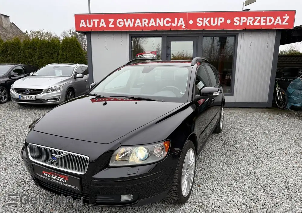 VOLVO V50 