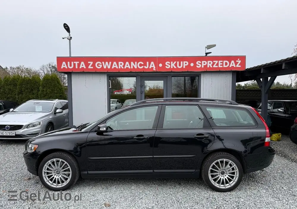 VOLVO V50 