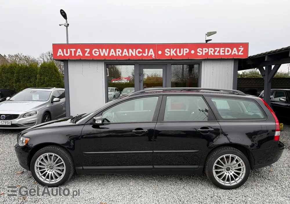 VOLVO V50 