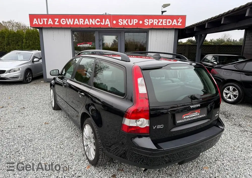 VOLVO V50 