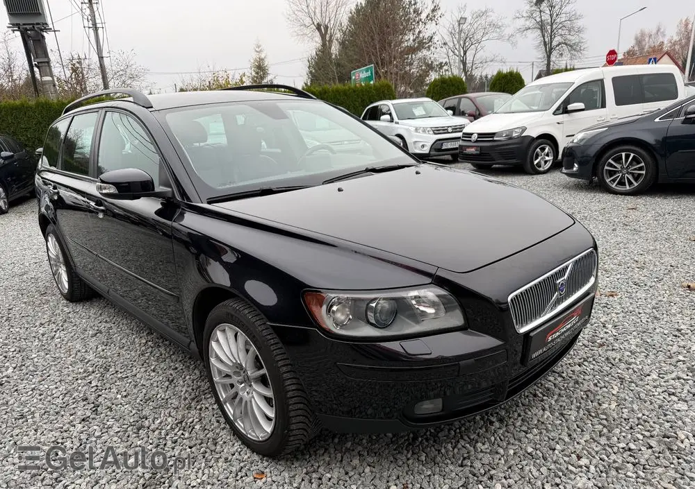 VOLVO V50 