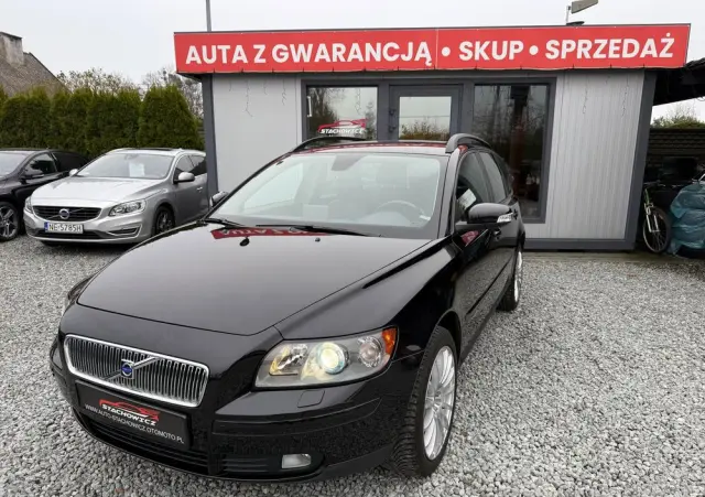 VOLVO V50 