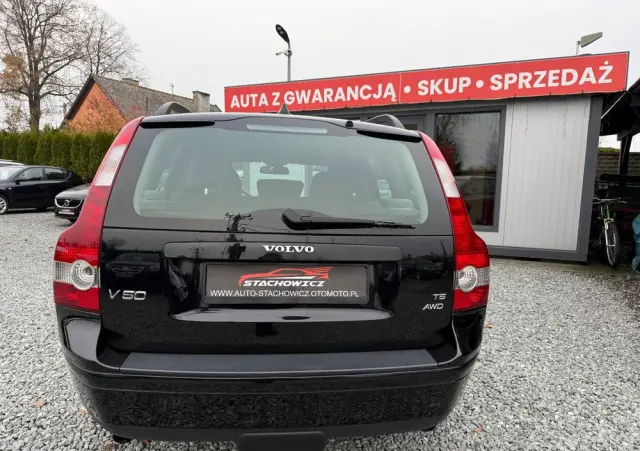 VOLVO V50 