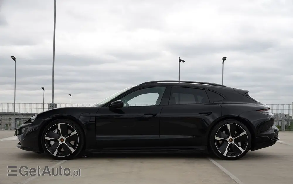 PORSCHE Taycan Turbo