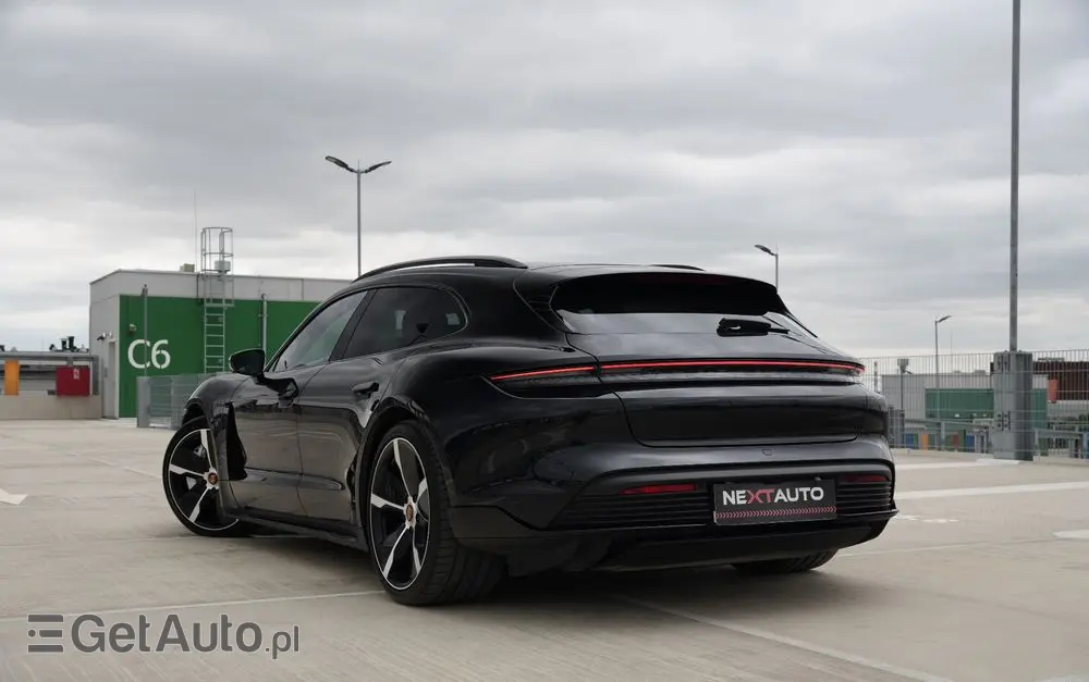 PORSCHE Taycan Turbo