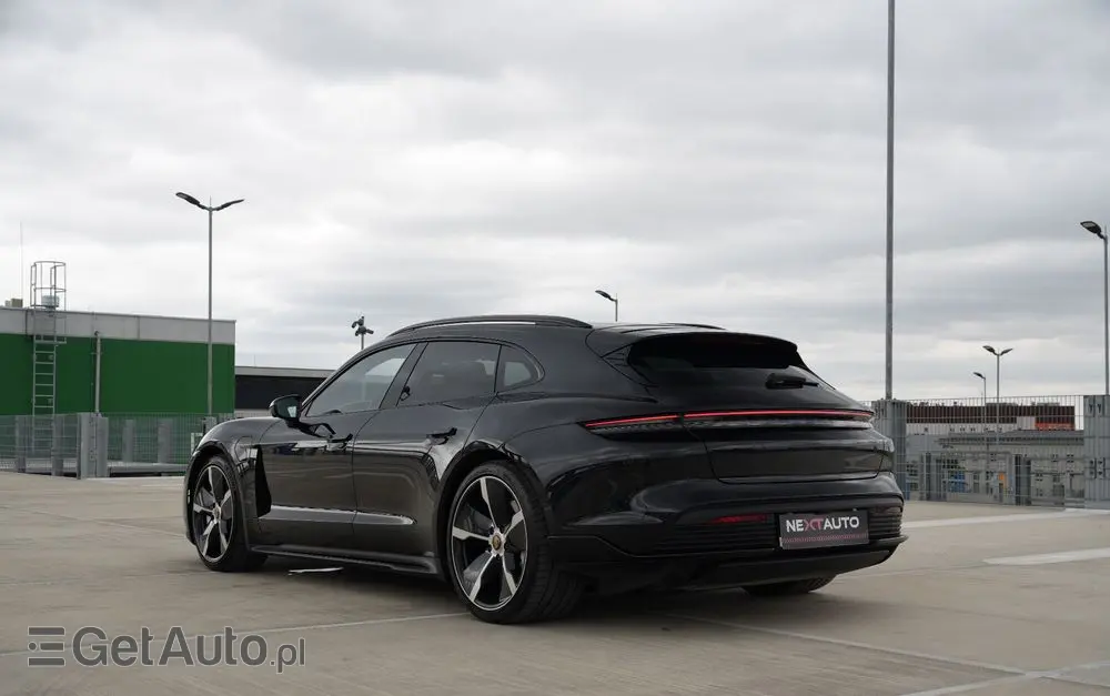 PORSCHE Taycan Turbo