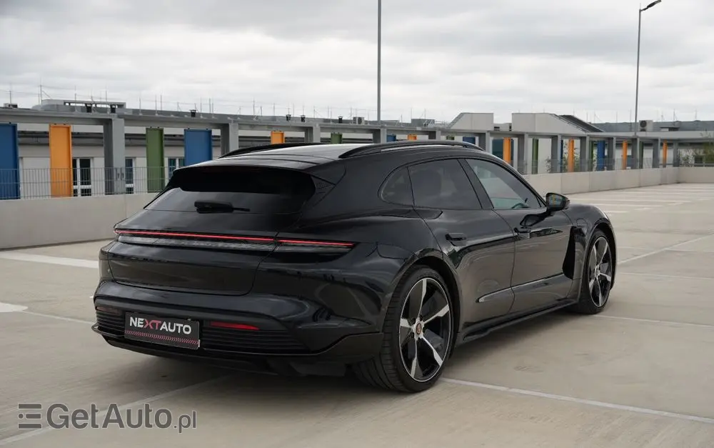 PORSCHE Taycan Turbo