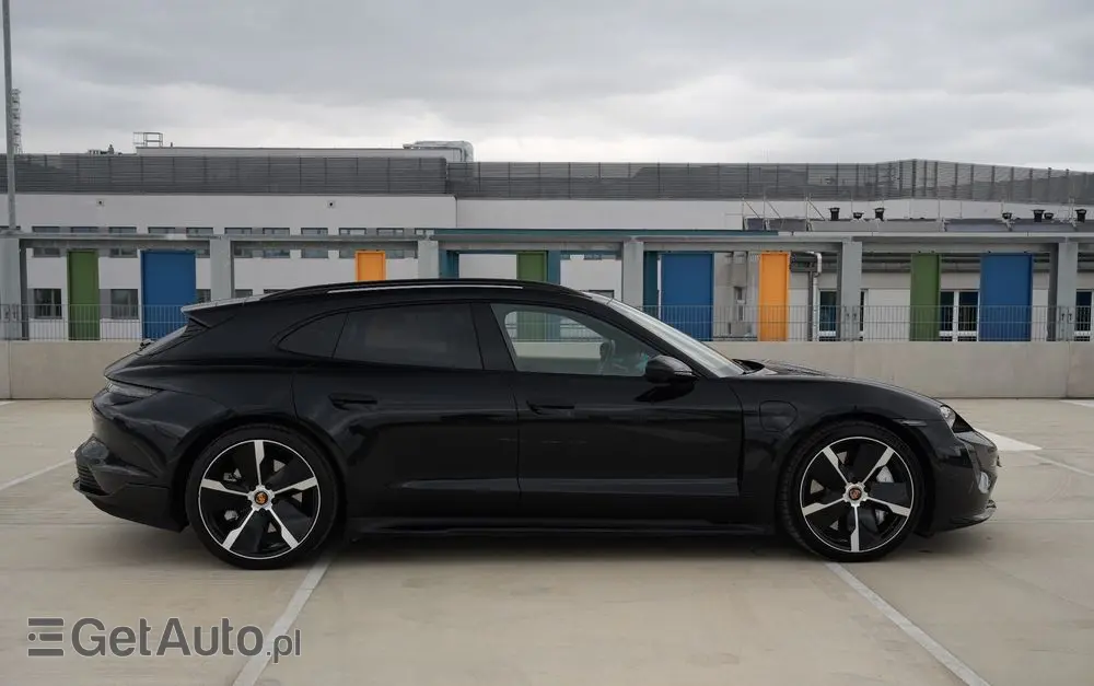 PORSCHE Taycan Turbo