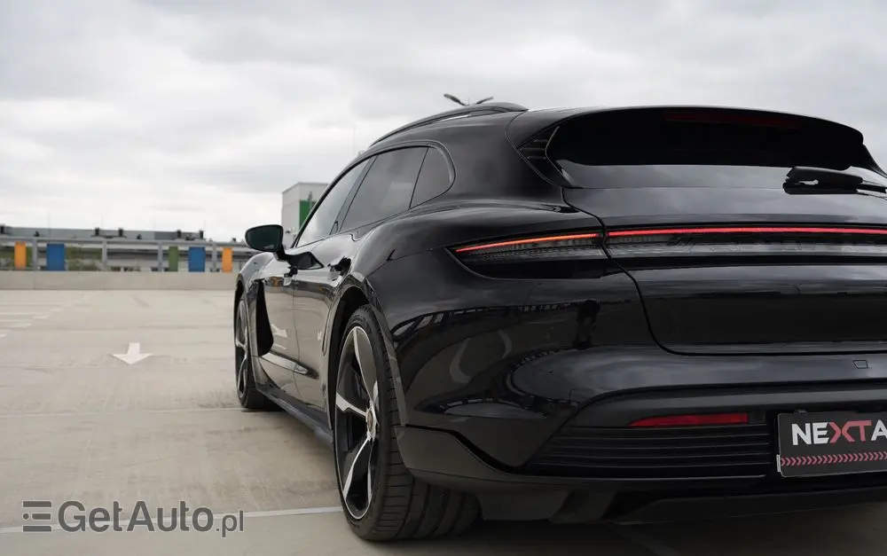 PORSCHE Taycan Turbo