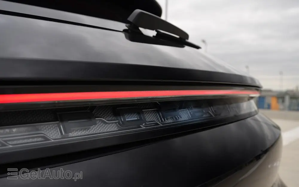 PORSCHE Taycan Turbo