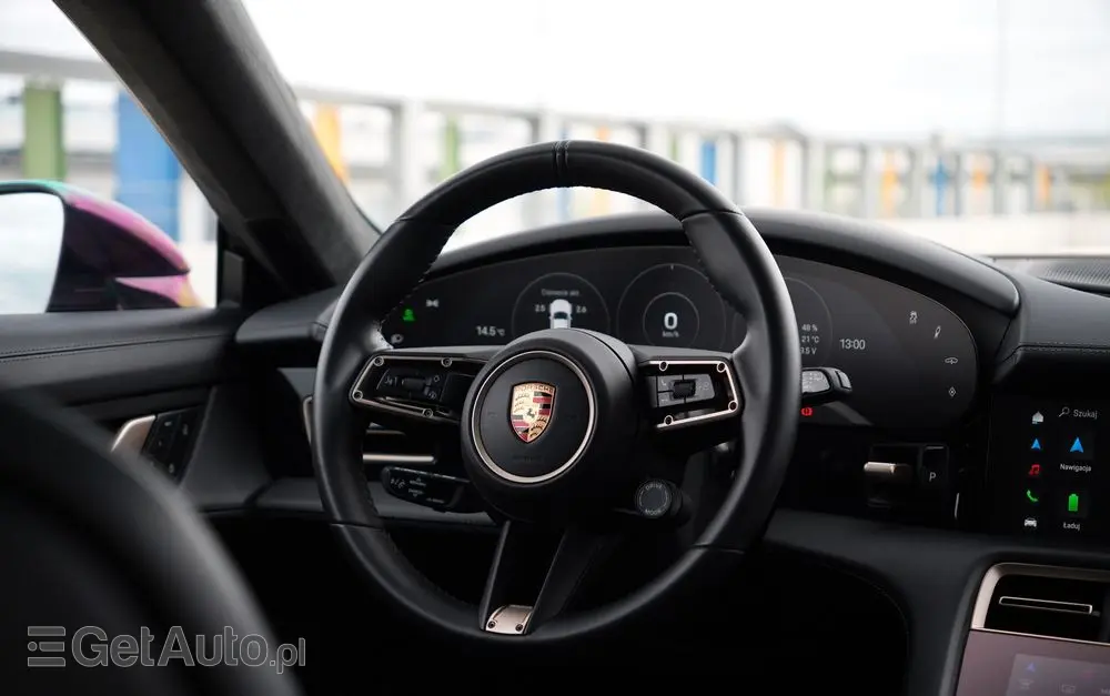 PORSCHE Taycan Turbo