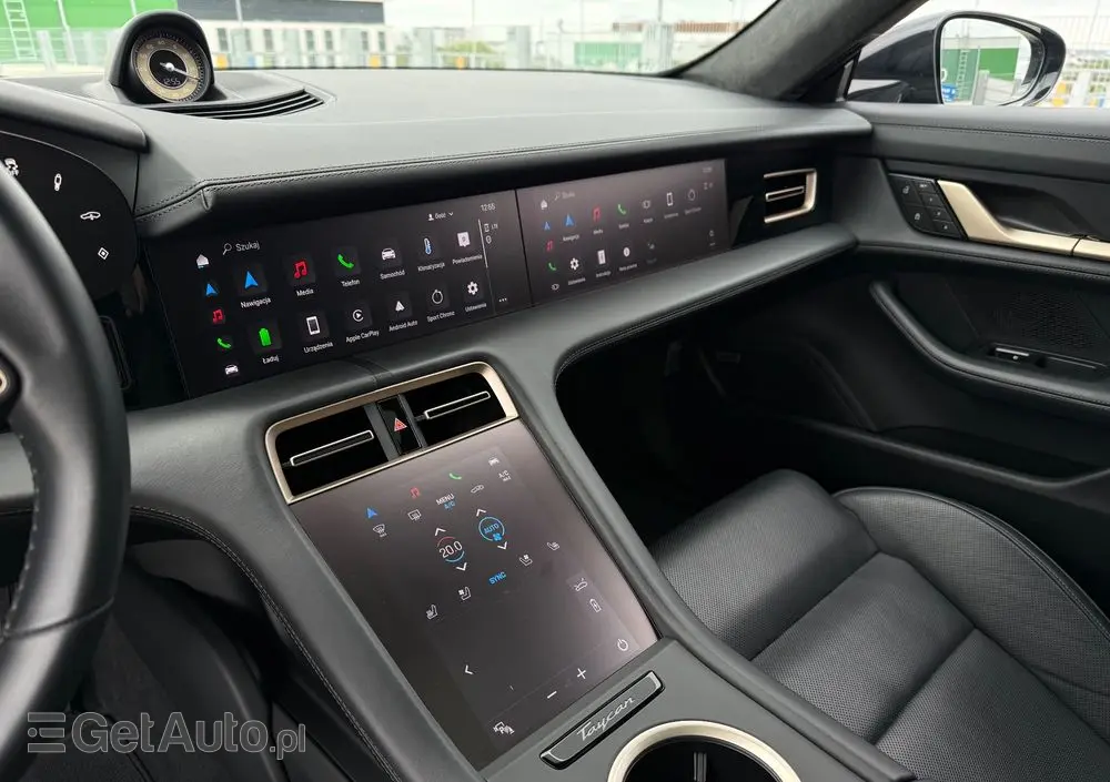 PORSCHE Taycan Turbo