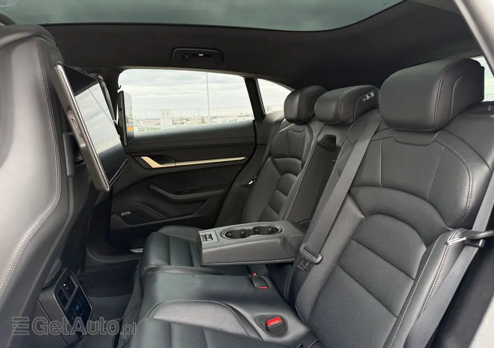 PORSCHE Taycan Turbo