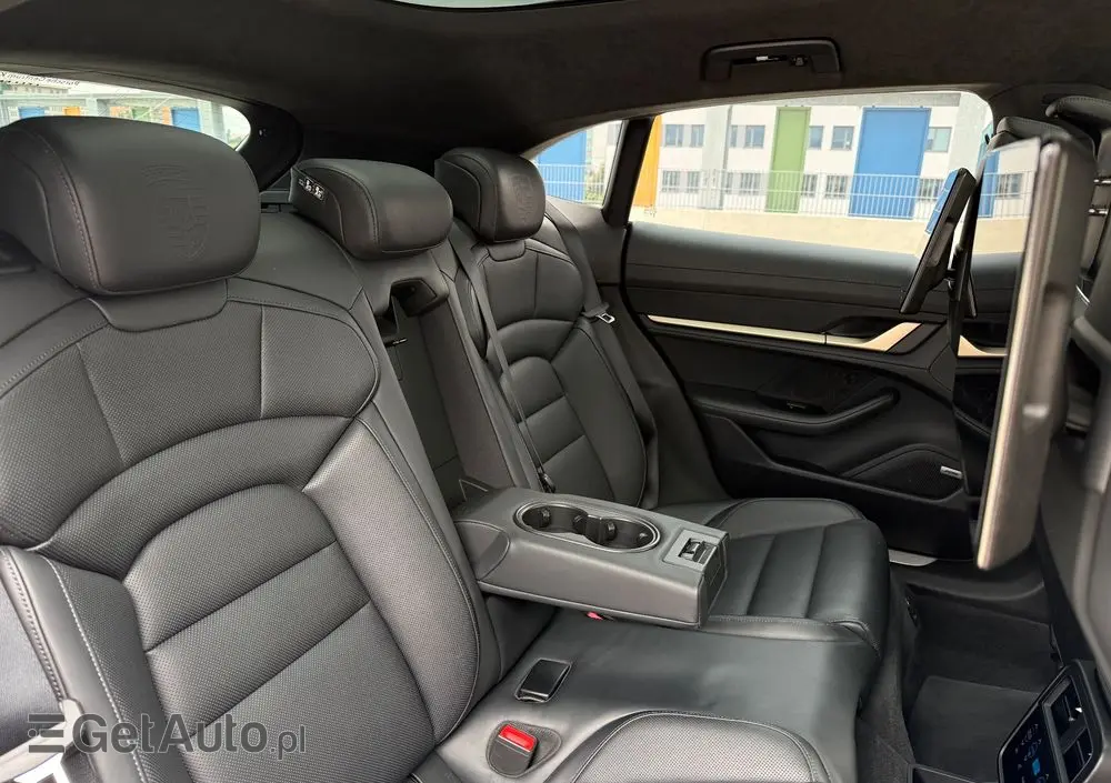 PORSCHE Taycan Turbo