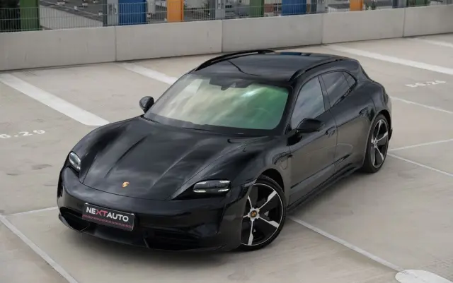 PORSCHE Taycan Turbo