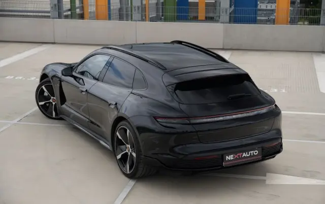 PORSCHE Taycan Turbo