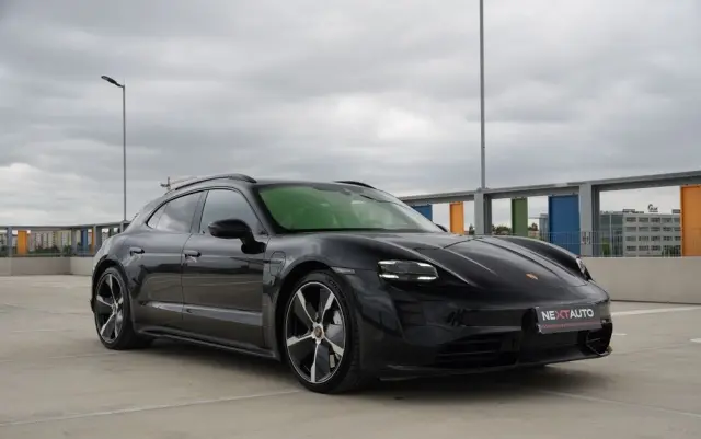 PORSCHE Taycan Turbo
