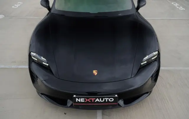 PORSCHE Taycan Turbo