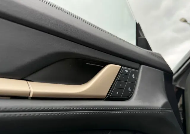 PORSCHE Taycan Turbo