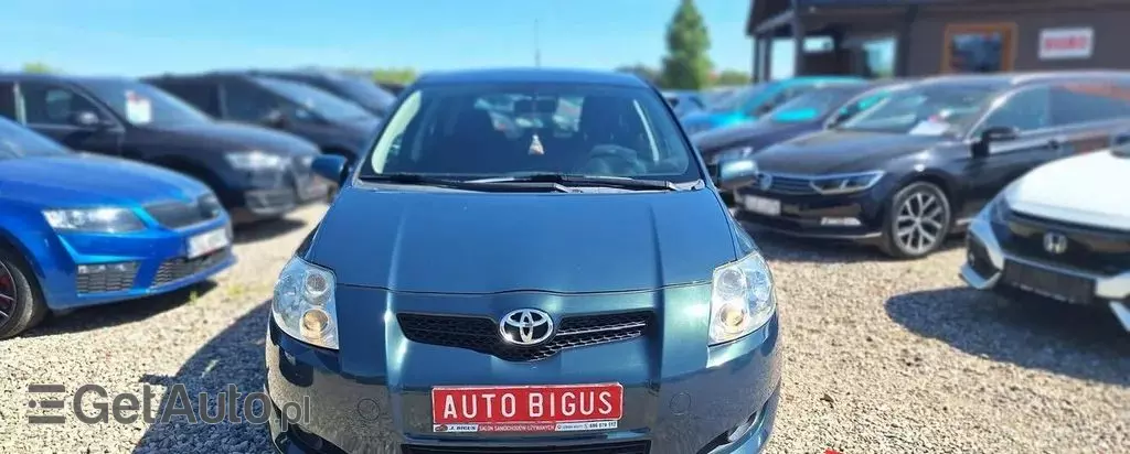 TOYOTA Auris 