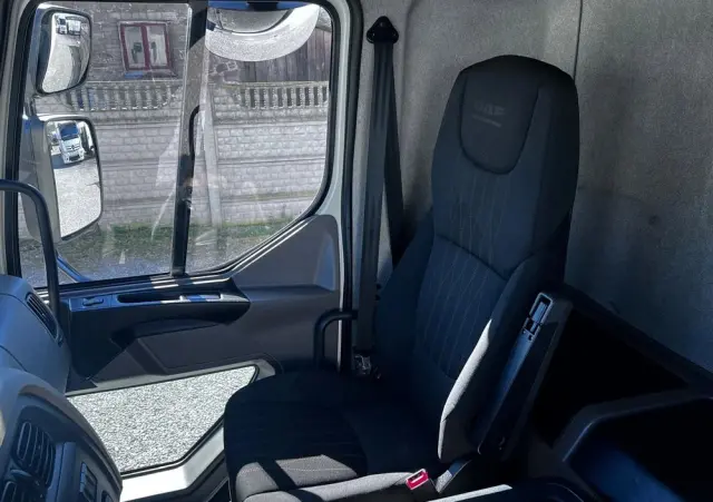 DAF LF 290 / Chłodnia / Euro 6 / Winda / 