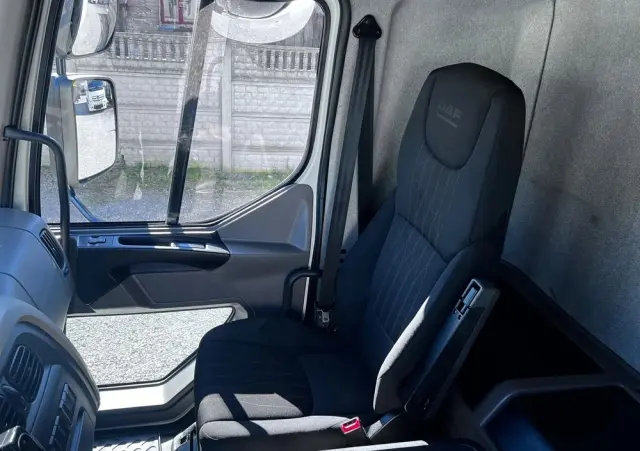 DAF LF 290 / Chłodnia / Euro 6 / Winda / 