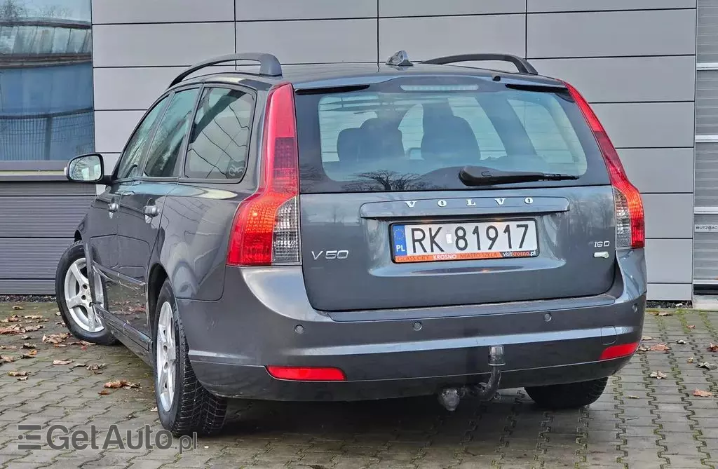 VOLVO V50 