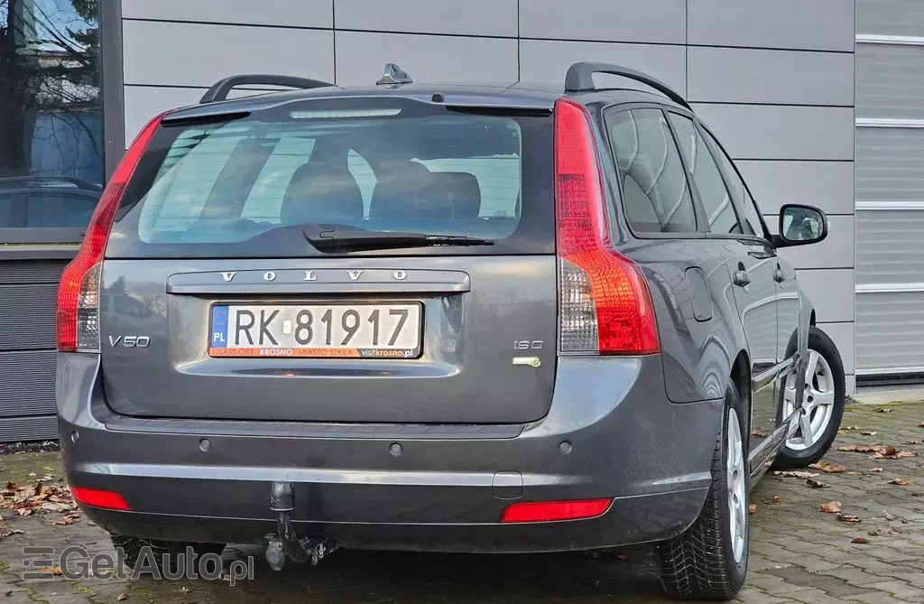 VOLVO V50 