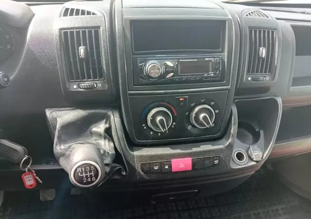 PEUGEOT Boxer Brygadówka 