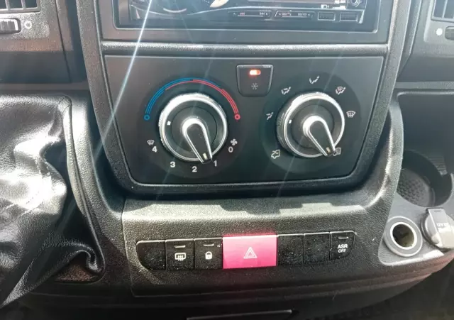 PEUGEOT Boxer Brygadówka 