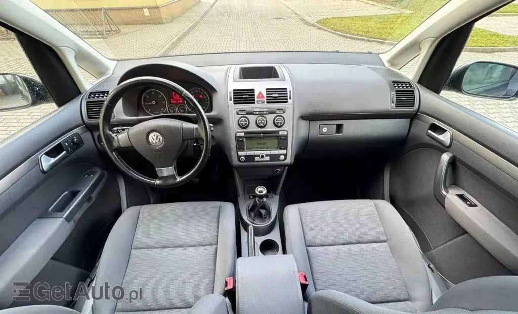VOLKSWAGEN Touran 