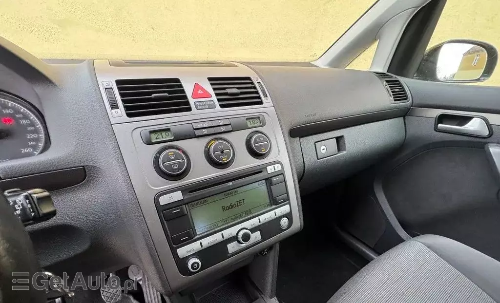 VOLKSWAGEN Touran 