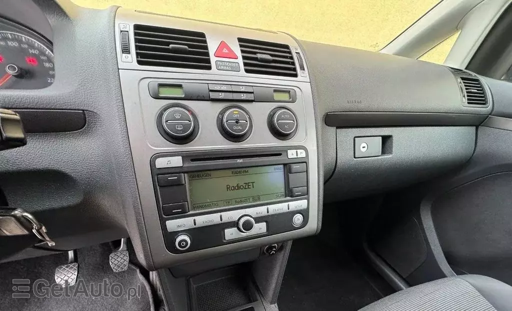 VOLKSWAGEN Touran 
