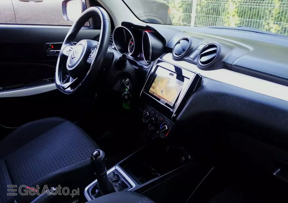 SUZUKI Swift 1.2 Premium Plus