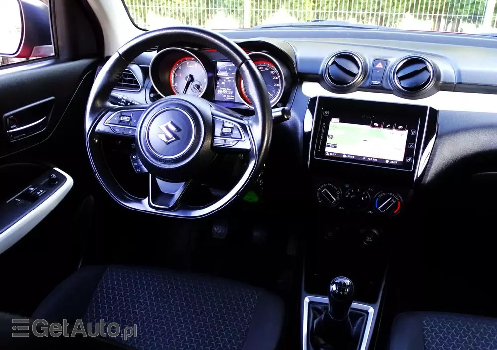 SUZUKI Swift 1.2 Premium Plus