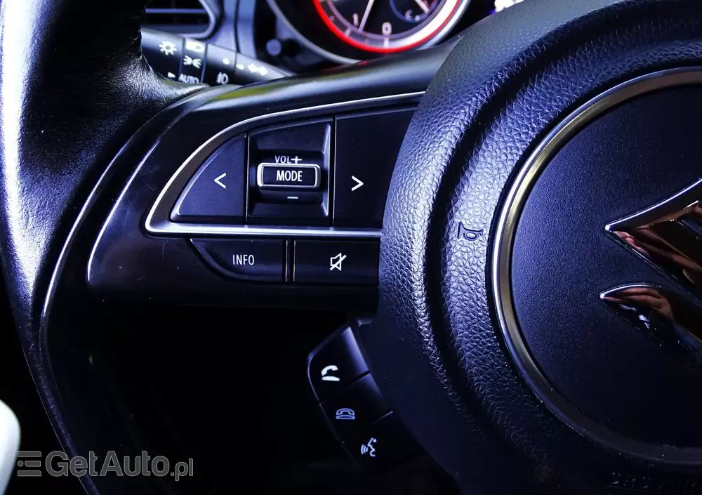 SUZUKI Swift 1.2 Premium Plus