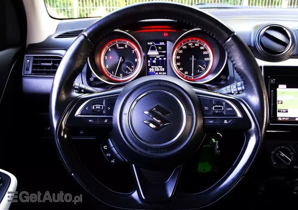 SUZUKI Swift 1.2 Premium Plus