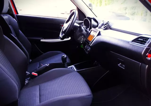 SUZUKI Swift 1.2 Premium Plus