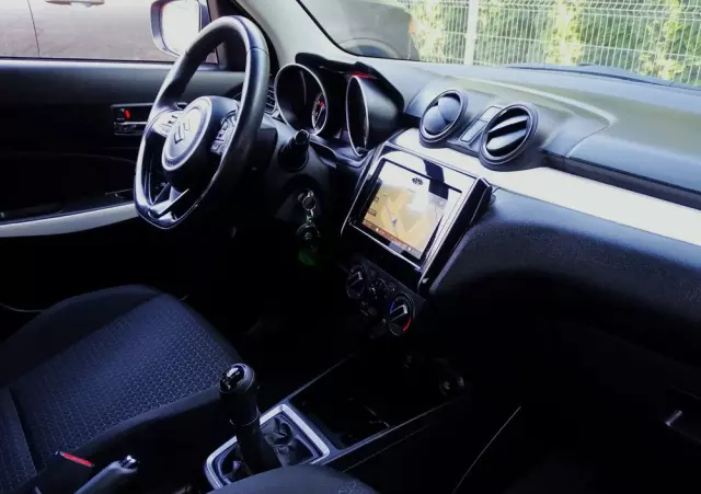 SUZUKI Swift 1.2 Premium Plus