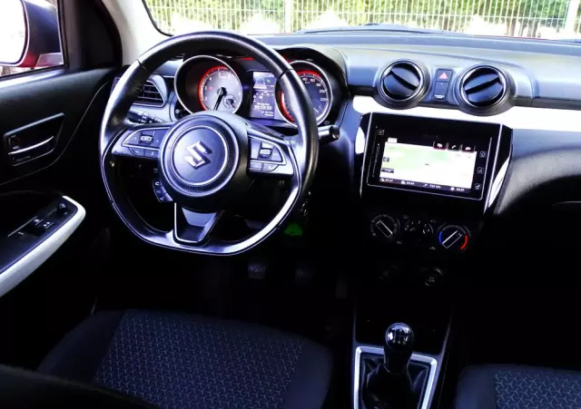 SUZUKI Swift 1.2 Premium Plus