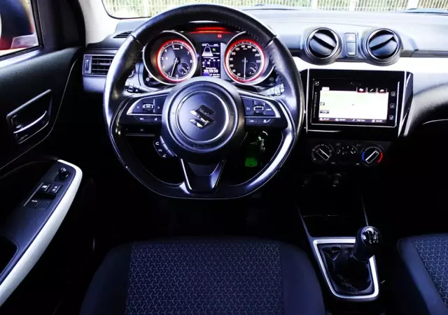 SUZUKI Swift 1.2 Premium Plus