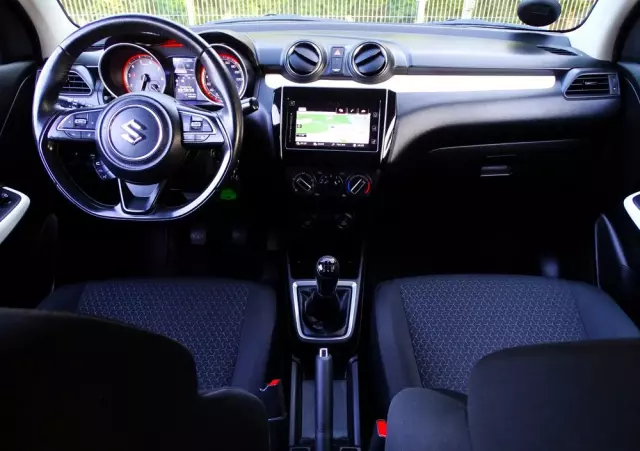 SUZUKI Swift 1.2 Premium Plus