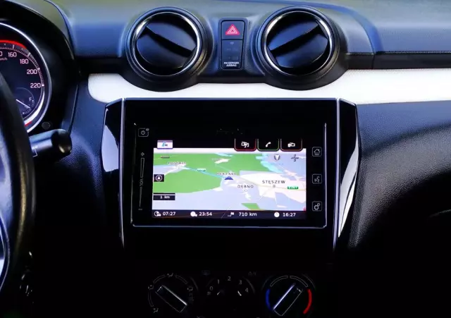 SUZUKI Swift 1.2 Premium Plus