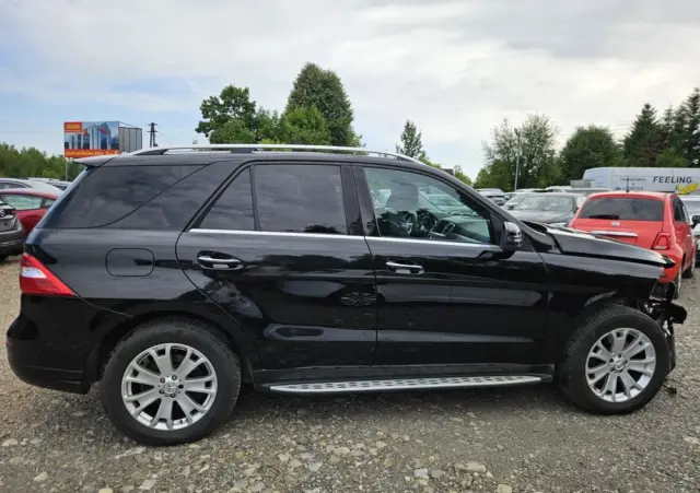 MERCEDES-BENZ ML 350 BlueTEC 4MATIC 7G-TRONIC Edition 1