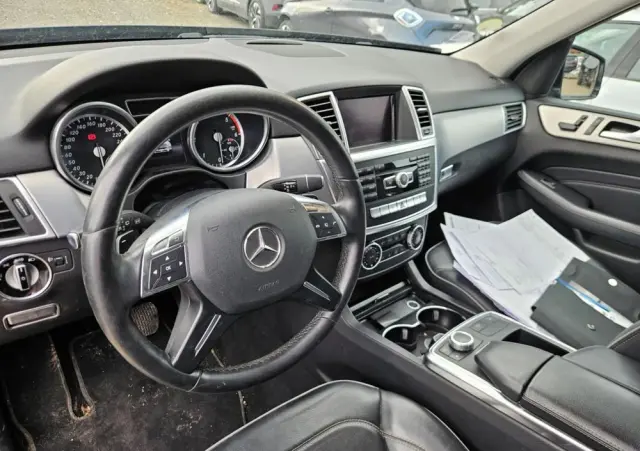 MERCEDES-BENZ ML 350 BlueTEC 4MATIC 7G-TRONIC Edition 1