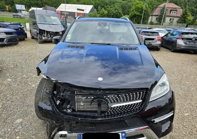 MERCEDES-BENZ ML 350 BlueTEC 4MATIC 7G-TRONIC Edition 1