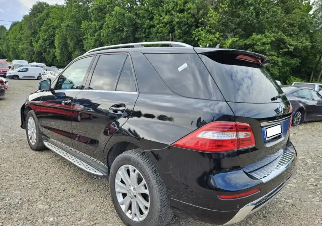 MERCEDES-BENZ ML 350 BlueTEC 4MATIC 7G-TRONIC Edition 1
