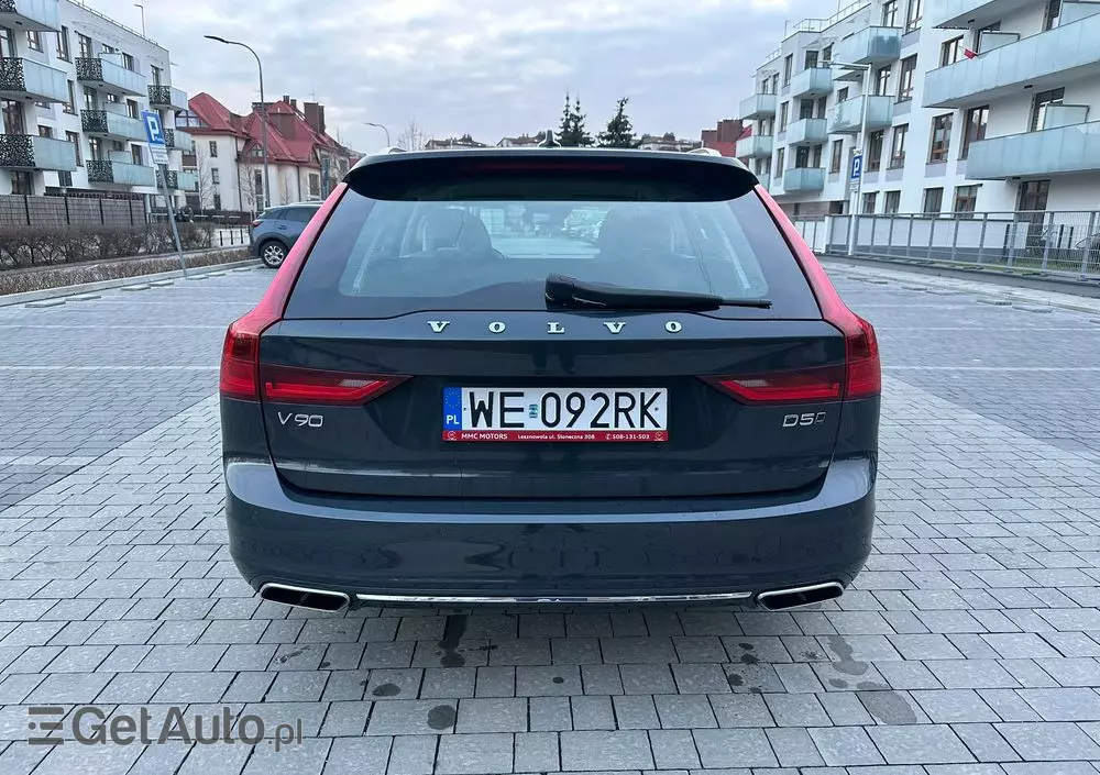 VOLVO V90 D5 AWD Momentum